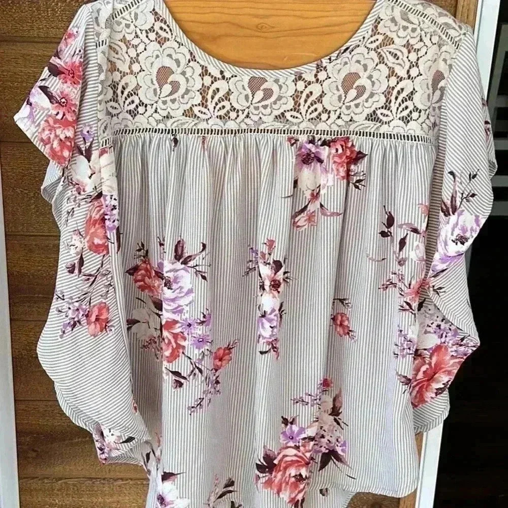 Mystree floral boutique top Size S